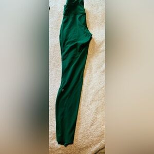 lululemon athletica green Leggings, 7/8. Size 6